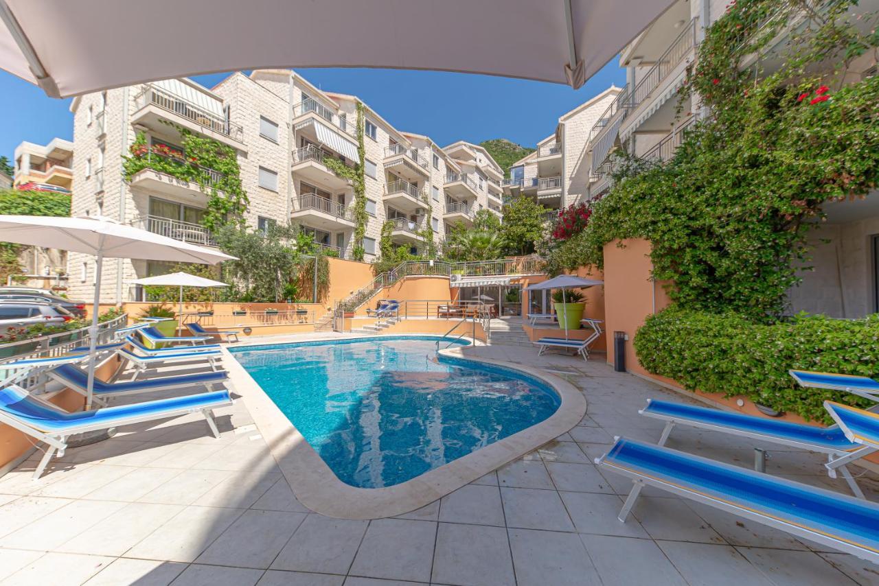 Petrovac Bay Apartments Bagian luar foto