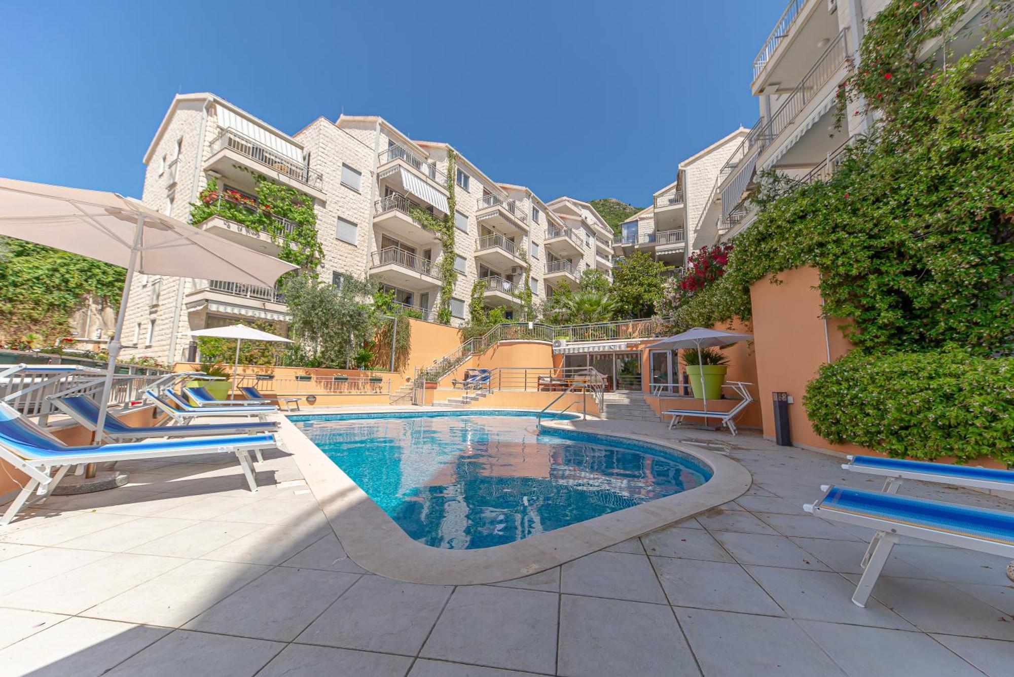 Petrovac Bay Apartments Bagian luar foto