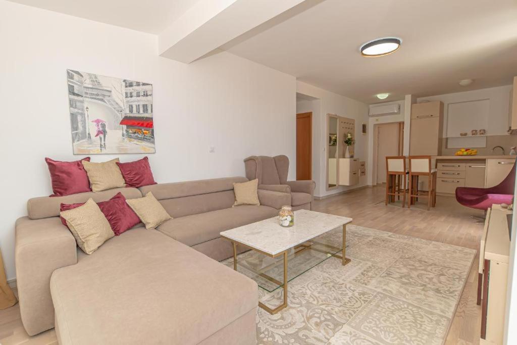 Petrovac Bay Apartments Bagian luar foto