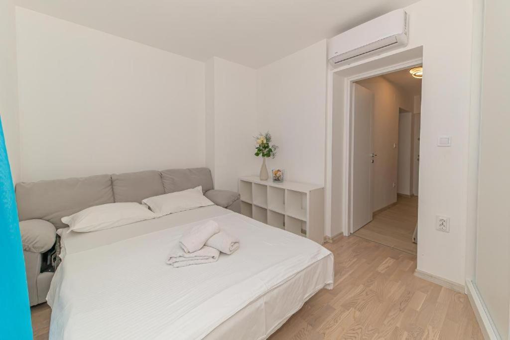 Petrovac Bay Apartments Bagian luar foto