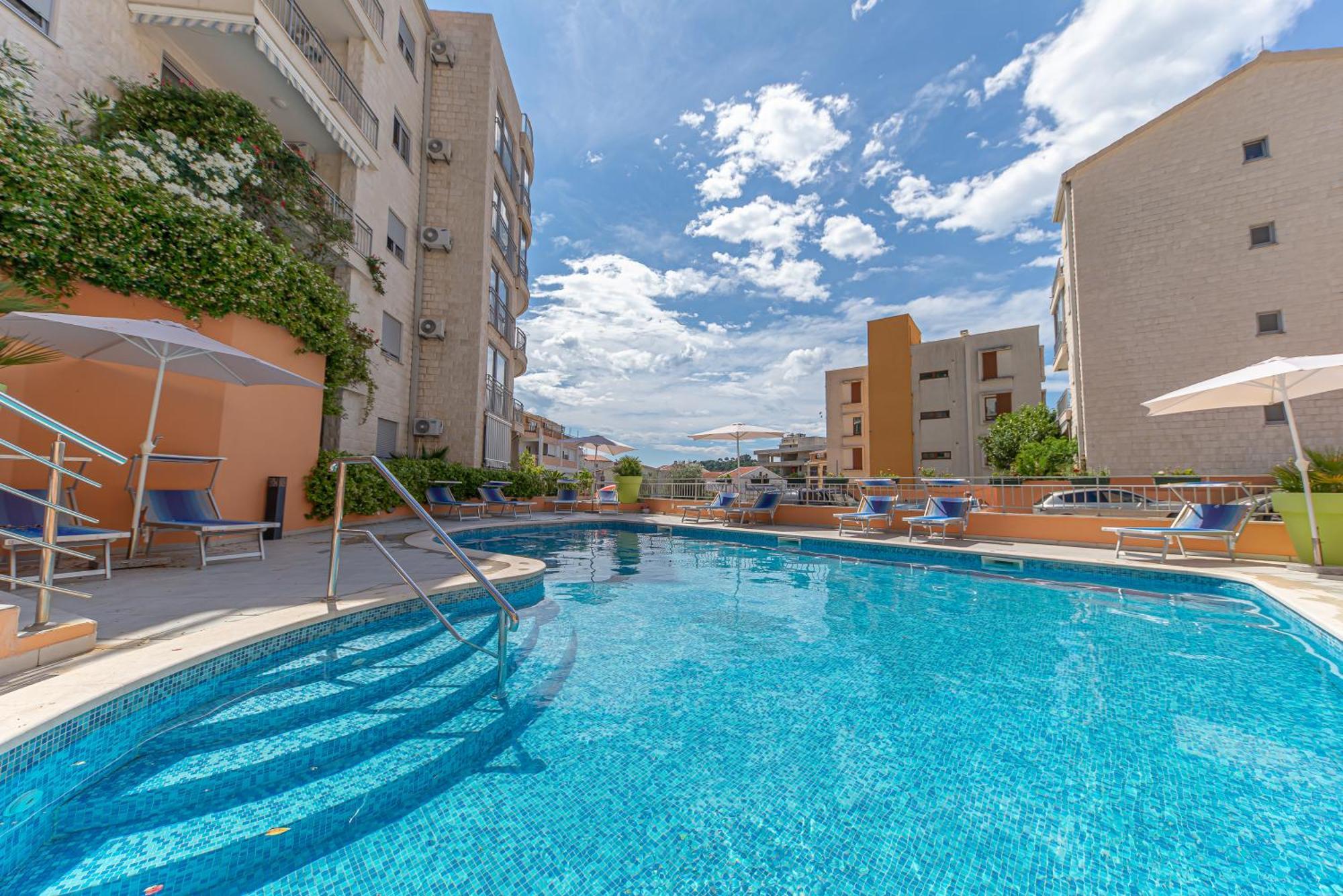 Petrovac Bay Apartments Bagian luar foto