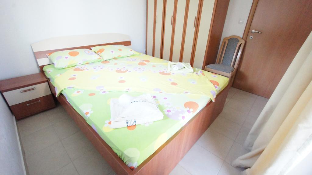Petrovac Bay Apartments Bagian luar foto
