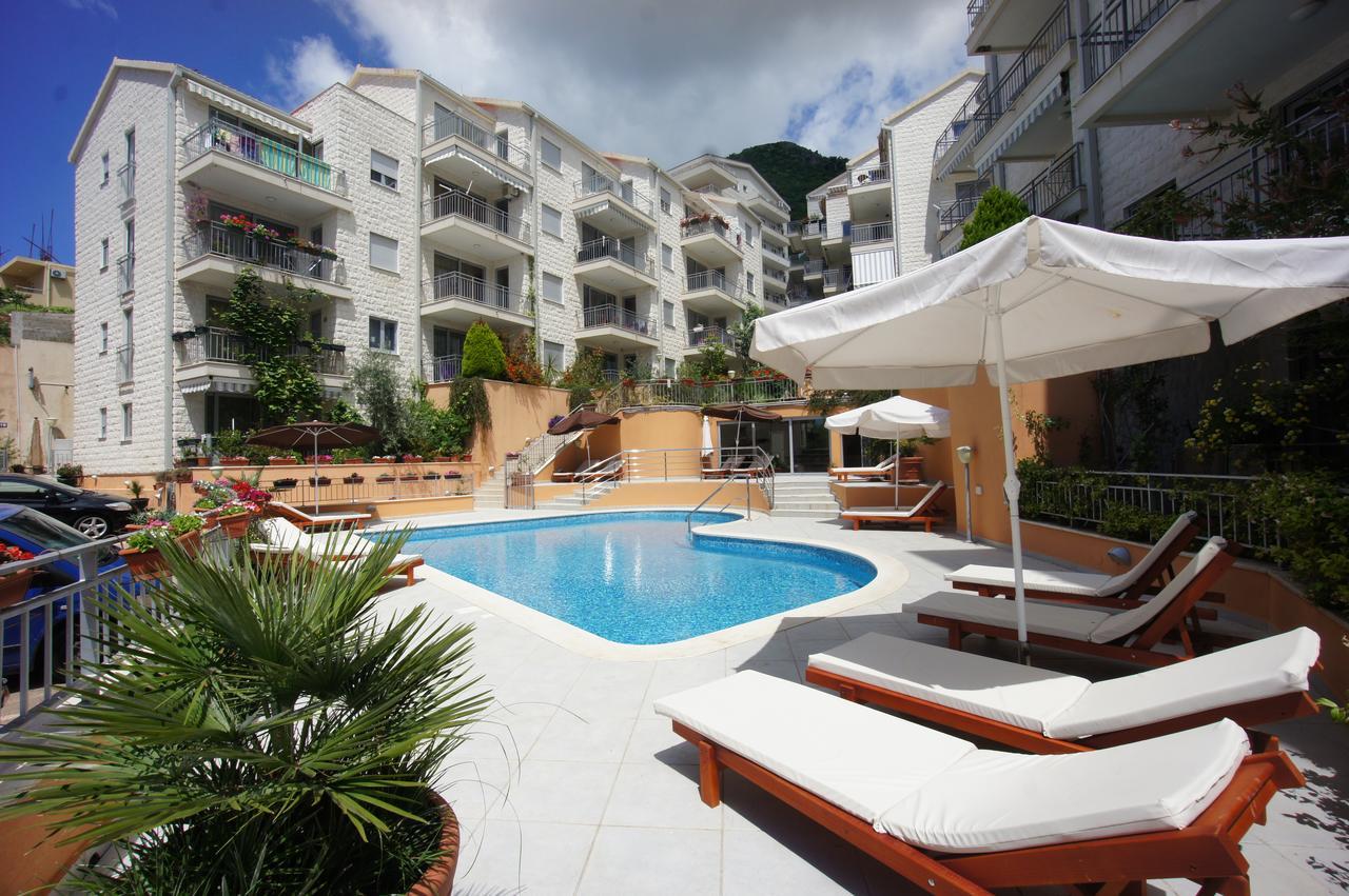 Petrovac Bay Apartments Bagian luar foto