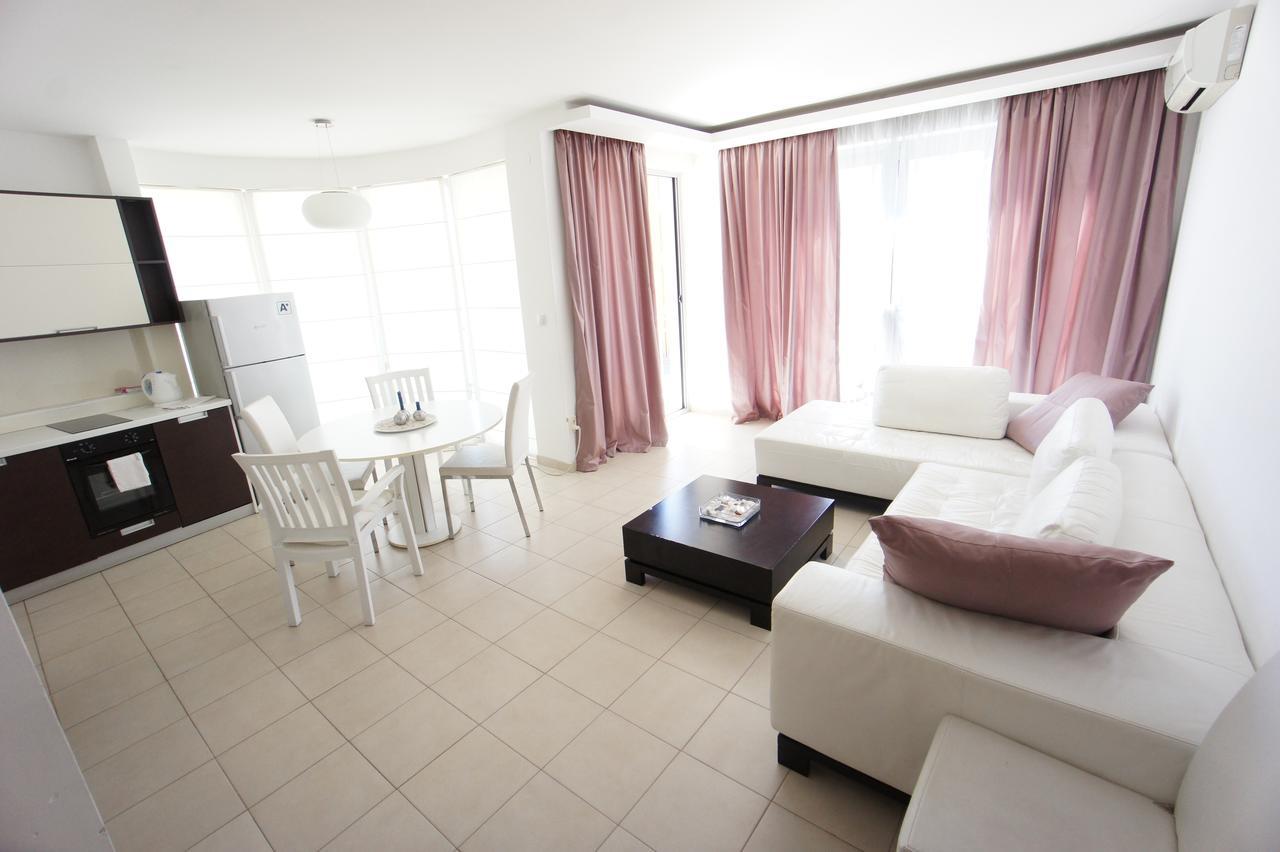 Petrovac Bay Apartments Bagian luar foto